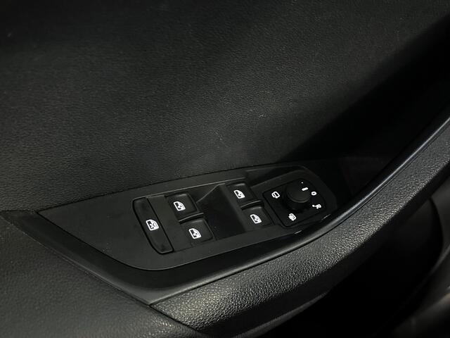 Skoda Karoq 1.0 115pk TSI Ambition Business Sunset | Parkeersensoren voor en achter | Cruise control | Chroompakket