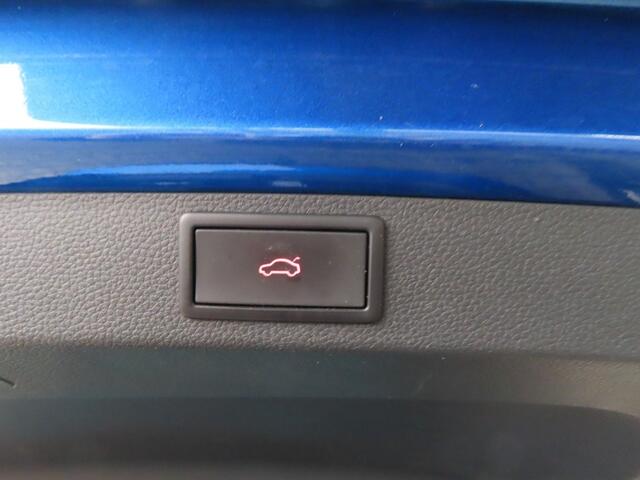 Skoda Karoq 1.5 TSI Sportline Business Led Pano Trekhaak 2022