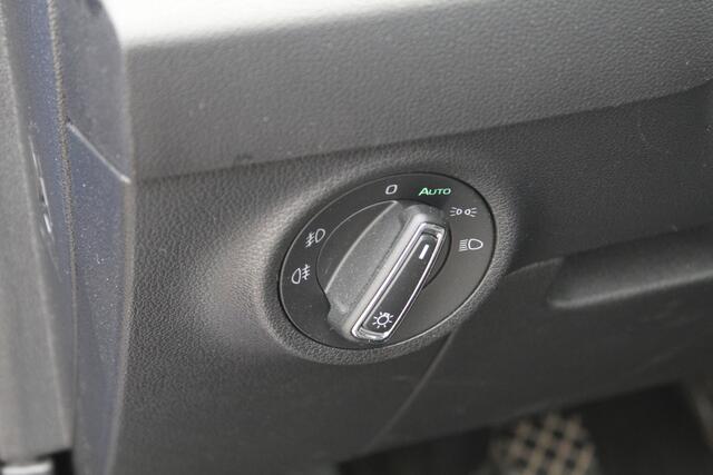 Skoda Karoq 1.0 TSI Style Business//Navi//Camera//Stoelverwarming//Trekhaak!!