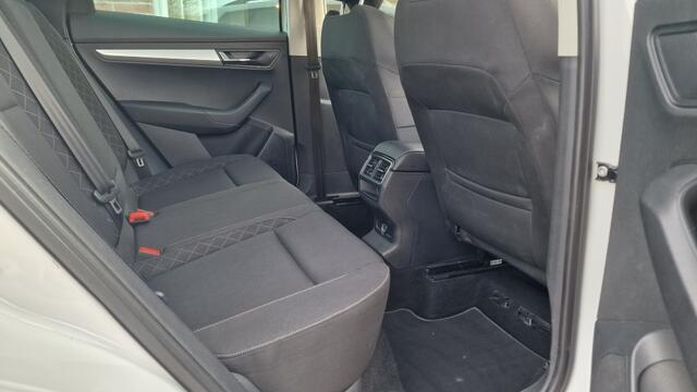 Skoda Karoq 1.5 TSI ACT Ambition Business, Metallic, Pano, Stoelverwarming