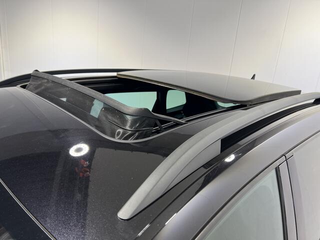 Skoda Karoq 1.5 TSI ACT Sportline Business | Navigatie/Android/Apple Carplay | LM Velgen 19" | Elektrisch Glazen Panoramadak | Voorstoelen Verwarmd | Achteruitrijcamera | Trekhaak Uitklapbaar | Cruise Control Adaptief |