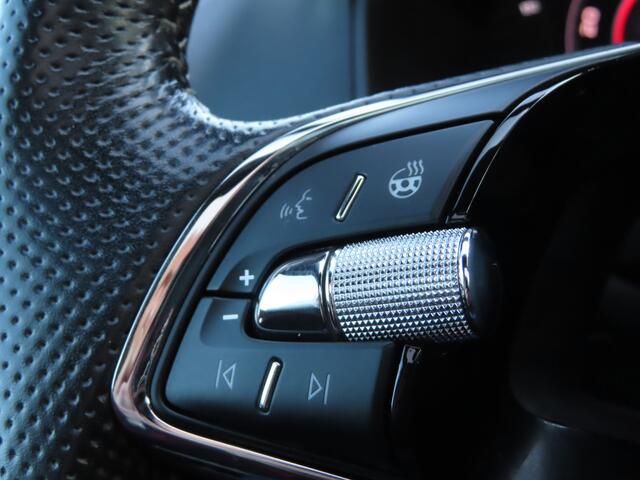 Skoda Karoq 1.5 TSI ACT Sportline Business DSG | pano dak | wegklapbare trekhaak | groot navi | voorstoelen + achterbank verwarmd | voorrruitverwarming