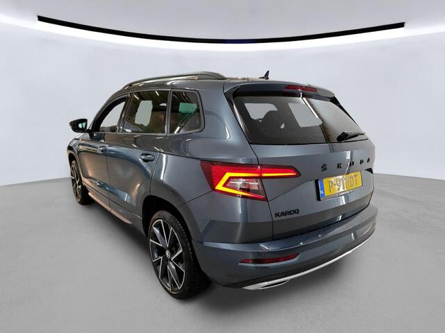 Skoda Karoq 1.5 TSI DSG ACT Sportline Business Panorama Trekhaak Navi. Camera Stoel/Stuurverw LED