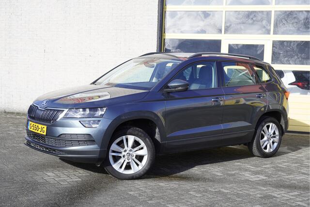 Skoda Karoq 1.0 TSI Ambition BJ2019 Lmv 17" | Led | Pdc | Afneembare trekhaak | Achteruitrijcamera | App-Connect | Airco | Cruise control