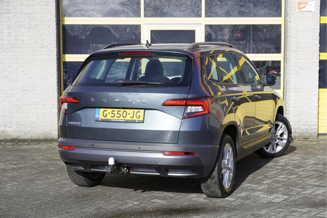 Skoda Karoq 1.0 TSI Ambition BJ2019 Lmv 17" | Led | Pdc | Afneembare trekhaak | Achteruitrijcamera | App-Connect | Airco | Cruise control