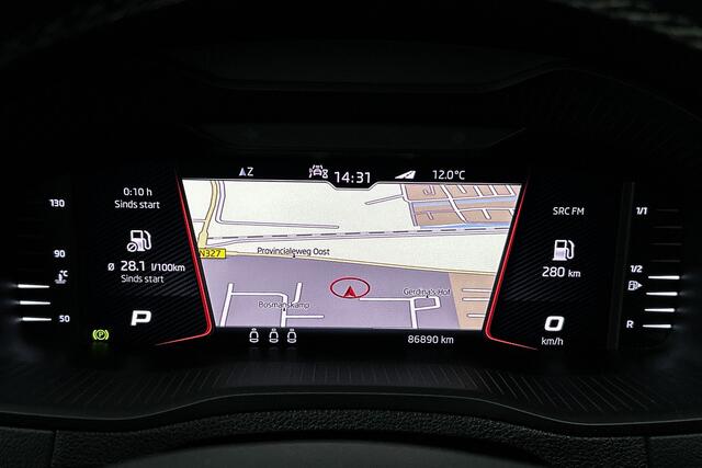 Skoda Karoq 1.5 TSI ACT Style | Panoramadak | Trekhaak | Virtual cockpit | Sportstoelen