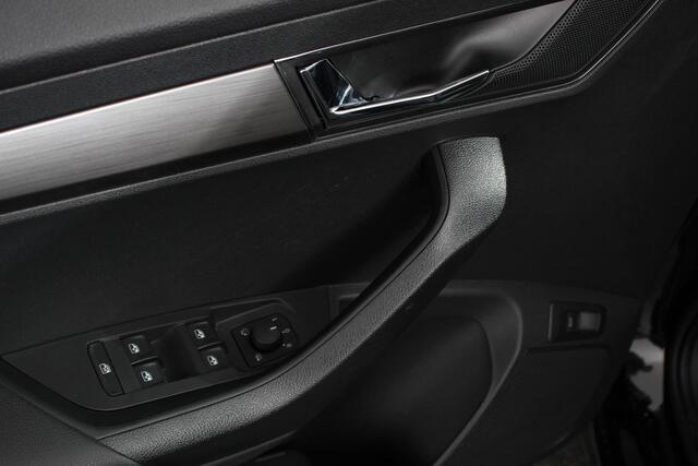 Skoda Karoq 1.5 TSI DSG Style Celebration | Navigatie | Adaptive Cruise Control | Lane/Side Assist | 18 Inch Lichtmetalen Velgen |