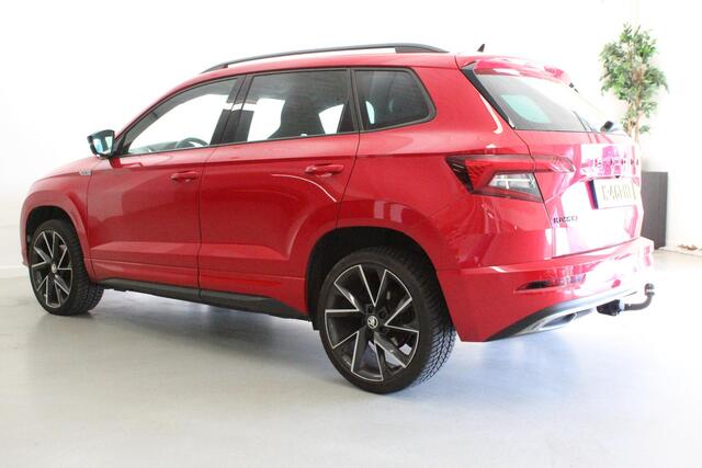 Skoda Karoq 1.5 TSI ACT Sportline Business | 19'LMV | TREKHAAK | DAB-RADIO | CAMERA | NAVIGATIE | CRUISE | STOEL-VERW |