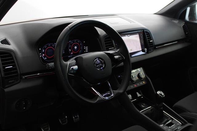 Skoda Karoq 1.5 TSI ACT Sportline Business | 19'LMV | TREKHAAK | DAB-RADIO | CAMERA | NAVIGATIE | CRUISE | STOEL-VERW |