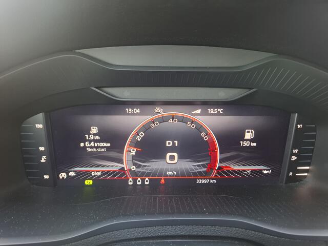 Skoda Karoq 1.5 TSI ACT Sportline Business | Android/Apple Carplay | LM Velgen 18" | Achteruitrijcamera + PDC Voor en Achter | Cruise Control | Airco |