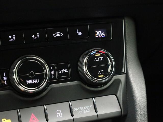 Skoda Karoq 1.0TSI/115PK Selection · Navigatie · Apple/Android Car Play · Camera + Parkeersensoren · Garantie t/m 27-02-2027