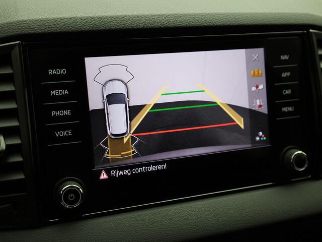 Skoda Karoq 1.0TSI/115PK Selection · Navigatie · Apple/Android Car Play · Camera + Parkeersensoren · Garantie t/m 27-02-2027