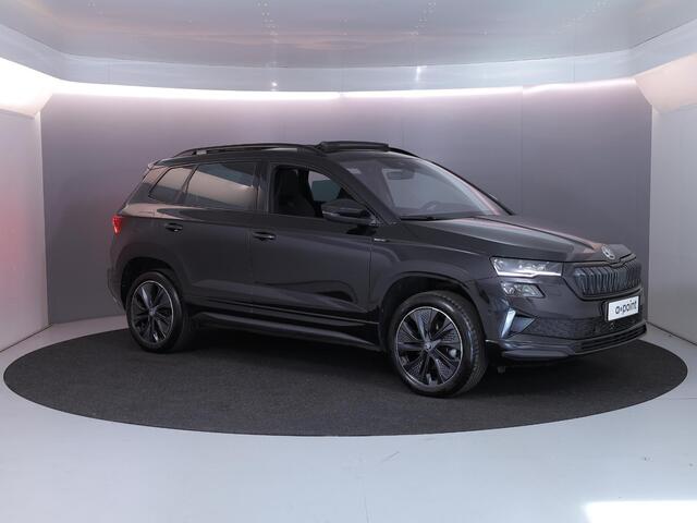 Skoda Karoq 1.5 TSI ACT Sportline Business 150 pk Automaat (DSG) | Verlengde garantie | Navigatie | Panoramadak | Parkeersensoren (Park assist) | Rondomzicht camera | Stoelverwarming v/a |