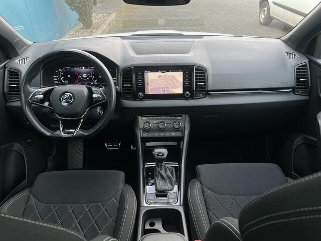 Skoda Karoq 1.5 TSI DSG AUT. Sportline Business PANO | CANTON.AUDIO | CARPLAY | TREKH.ELEK | STUUR/STOELVERW | DIGI.DASHB | ADAPT.CRUISE | CAM | LED | NAV | PDC | LMV