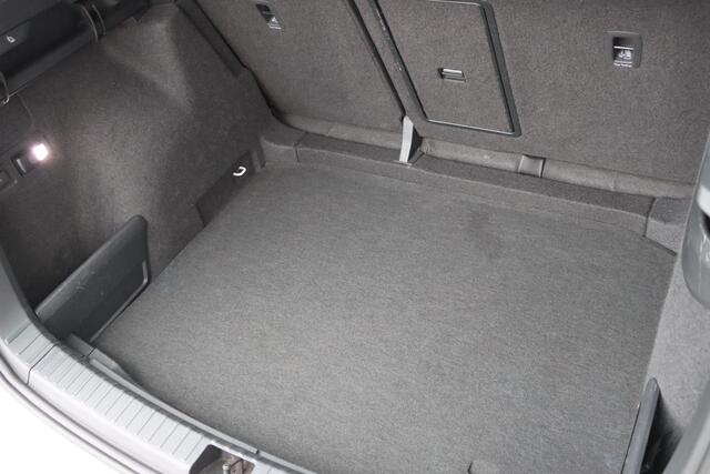 Skoda Karoq 1.5 TSI ACT Style 150pk DSG7 | Stoel voor+ achter verwarming | Carplay | Trekhaak