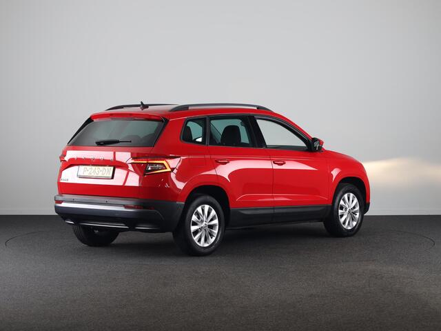 Skoda Karoq 1.0 TSI Business Edition 110pk | Navigatie | Parkeersensoren voor en achter | Apple Carplay/ Android auto | Lichtmetalen velgen | Cruise controle