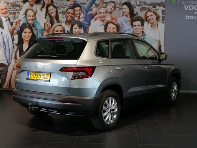 Skoda Karoq 1.0 TSI Business Edition - Occasion Lease vanaf ¤554 p/m - Uitklapbare trekhaak - Sensor achter - Cruise