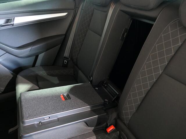 Skoda Karoq 1.0 TSI Business Edition - Occasion Lease vanaf ¤554 p/m - Uitklapbare trekhaak - Sensor achter - Cruise