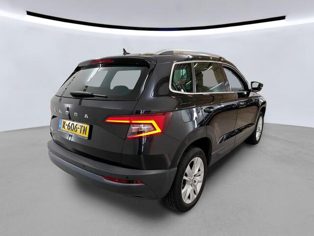Skoda Karoq 1.0 TSI Business Edition Plus / PANODAK/ VARIOFLEX-SYSTEEM/ DIGITAL DASH/ CRUISE/ CLIMATE/ NAVI/ PARK. SENSOREN + CAMERA
