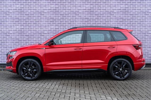 Skoda Karoq 1.5 TSI 150pk DSG Sportline Business | Adaptive Cruise Control | LED Matrix koplampen | Trekhaak | Achteruitrijcamera | Virtual Cockpit | 18" LM-velgen | Apple Carplay |