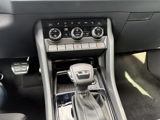 Skoda Karoq Sportline Ultimate 1.5 TSI 150 PK DSG | Automaat | Trekhaak | Panoramadak | Led Matrix verlichting | Trekhaak |