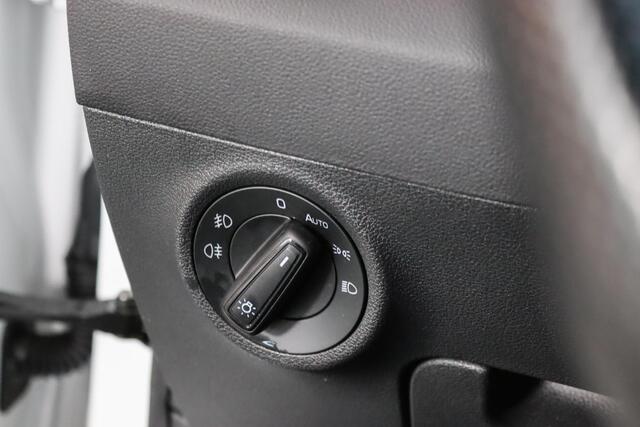 Skoda Karoq 1.5 TSI Sportline Business Trekhaak, Apple Carplay/ Android Auto, Virtual, Cruise Control, DAB