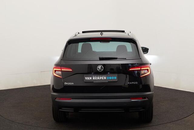 Skoda Karoq 1.5 TSI ACT Style TREKHAAK | PANO | LEDER | STANDKACHEL | CAMERA | DEALERONDERHOUDEN