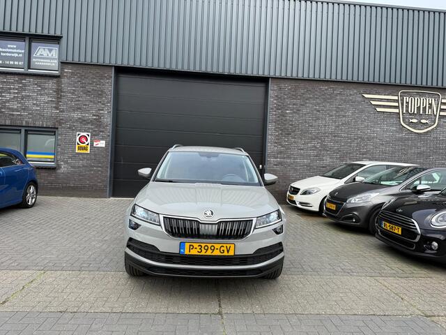 Skoda Karoq 1.5 TSI ACT Business Edition Plus | 1E EIGENAAR | 12MND GARANTIE | AUTOMAAT | LED | SFEERLICHT | TREKHAAK |