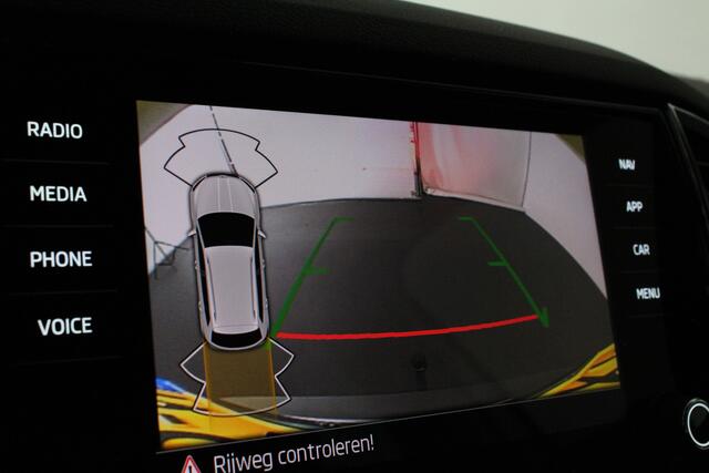 Skoda Karoq 1.5 TSI ACT Style > Camera/Trekhaak/ACC/Stoelverwarming/All season banden...