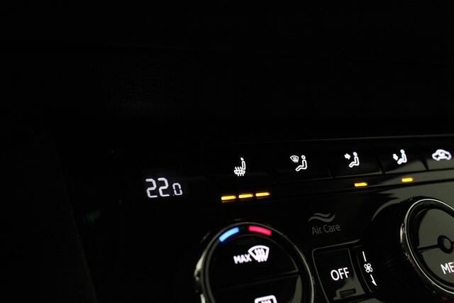 Skoda Karoq 1.5 TSI ACT Style > Camera/Trekhaak/ACC/Stoelverwarming/All season banden...