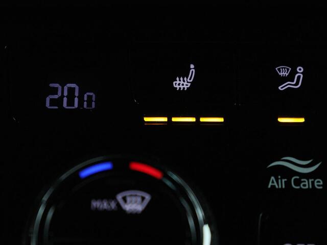 Skoda Karoq 1.5 TSI Sportline | Panoramadak | Stoelverwarming | Adaptive cruise | Camera | Sportstoelen | Virtual Cockpit | Navigatie | Sfeerverlichting | Full LED | 18'' | Keyless | Climate control