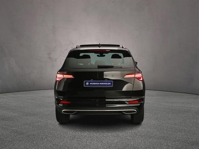 Skoda Karoq Sportline Business 1.5 TSI 150pk DSG Automaat Panoramadak, Lederen bekleding, Adaptive cruise control, Elektrische achterklep, LED matrix koplampen, Navigatie