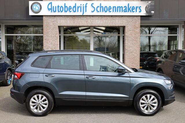 Skoda Karoq 1.0 TSI Business Edition Plus TREKHAAK-ELEC. CAMERA STOELVERWARMING CARPLAY SFEERVERLICHTING DAB NAVI 2xPDC ENZ.
