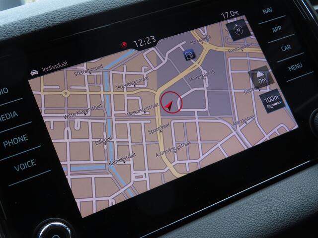 Skoda Karoq 1.5 TSI ACT Sportline Business DSG | verwarmbare voorruit | voorstoelen + achterbank verwarmd | elektrische achterklep