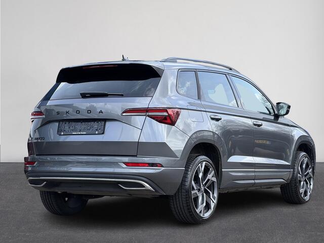 Skoda Karoq 1.5 TSI Sportline | Automaat | Clima | Stuur/Stoelverwarming | Cruise | Carplay | Navi | Pano | ( Vestiging - Nieuwegein )