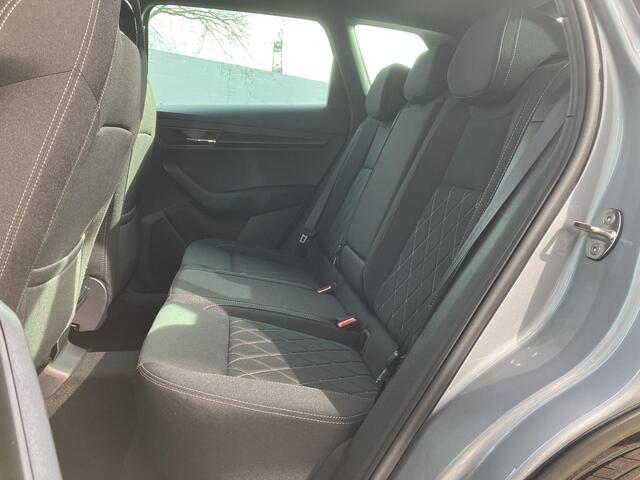 Skoda Karoq Sportline Ultimate 1.5 TSI 150 PK DSG | Automaat | Trekhaak | Panoramadak | Led Matrix verlichting | Trekhaak |