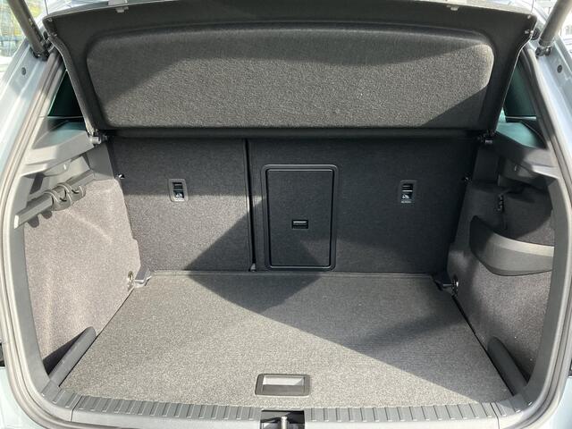 Skoda Karoq Sportline Ultimate 1.5 TSI 150 PK DSG | Automaat | Trekhaak | Panoramadak | Led Matrix verlichting | Trekhaak |