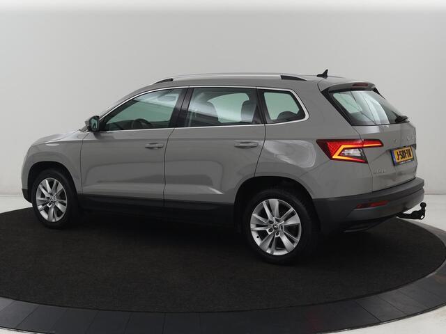 Skoda Karoq 1.5 TSI Business Edition Plus | Stoelverwarming | Trekhaak | Camera | Carplay | Navigatie | Keyless | Full LED | Verwarmde voorruit | Parkeerhulp | Climate control | DAB | Cruise control