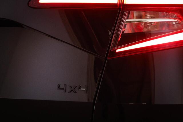 Skoda Karoq 2.0 TSI 4x4 Sportline Business | PANORAMADAK | DAB | APPLE | CAMERA | TREKHAAK | 1900kg TREKGEWICHT