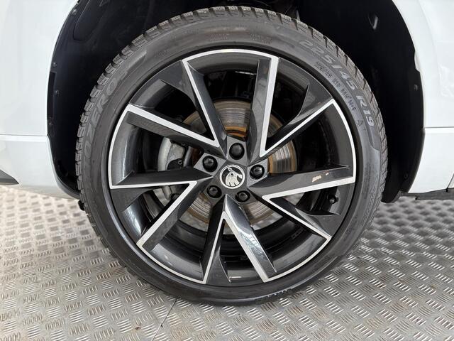 Skoda Karoq 1.5 TSI ACT Sportline Business Carplay / Android