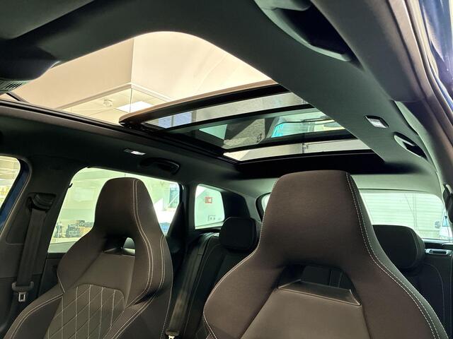 Skoda Karoq 1.5 TSI 150pk DSG Sportline Business · Panoramadak · Camera · Stuur- & Stoelverwarming · Trekhaak · Canton Audio · Dodehoeksensor · Keyless ·