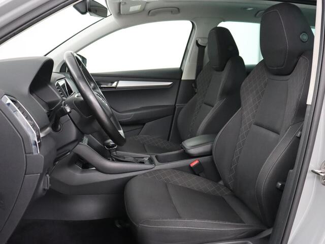 Skoda Karoq 1.5 TSI Business Edition | Panoramadak | Stoelverwarming | Carplay | Navigatie | Parkeerhulp | Climate control | Bluetooth | Cruise control | Getint glas