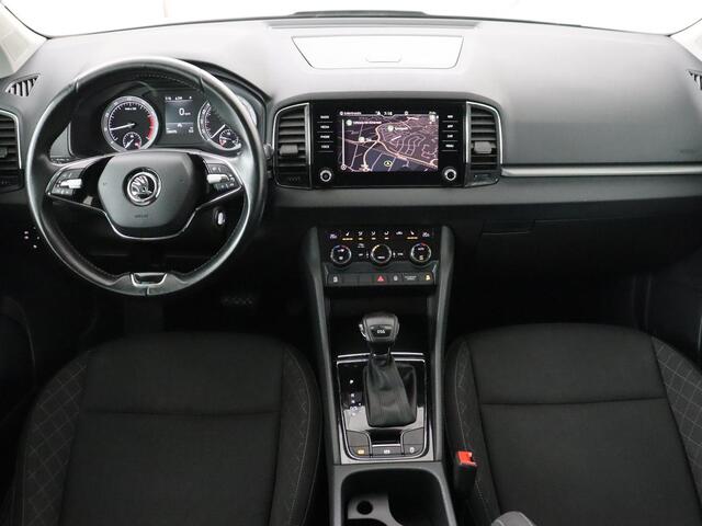 Skoda Karoq 1.5 TSI Business Edition | Panoramadak | Stoelverwarming | Carplay | Navigatie | Parkeerhulp | Climate control | Bluetooth | Cruise control | Getint glas