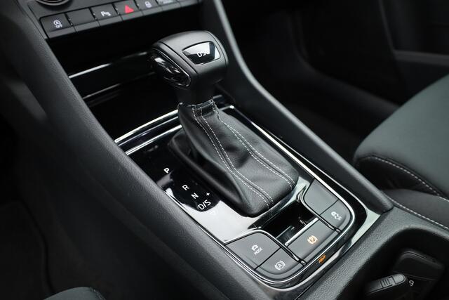 Skoda Karoq 1.5 TSI ACT Sportline Business | Dig. Cockpit | Pano | Elek. Trekhaak | Krell Audio | Adapt. Cruise | Keyless | Stoel-Stuurverw. |
