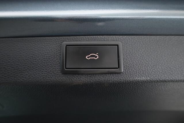Skoda Karoq 1.5 TSI ACT Sportline Business | Dig. Cockpit | Pano | Elek. Trekhaak | Krell Audio | Adapt. Cruise | Keyless | Stoel-Stuurverw. |