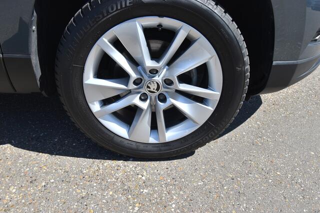 Skoda Karoq 1.0 TSI Business Edition Plus , TREKHAAK , CLIMATR , NAVI , A UITRIJ CAM , PDC V+A ,