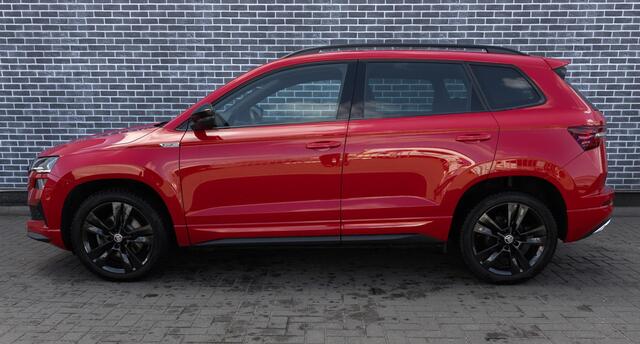 Skoda Karoq 1.5 TSI ACT Business Edition Plus | Virtual Cockpit | Adaptive Cruise Control | Navigatie | Climate Control | Achteruitrijcamera | Sportstoelen | Parkeersensoren | Stoelverwarming | Keyless |