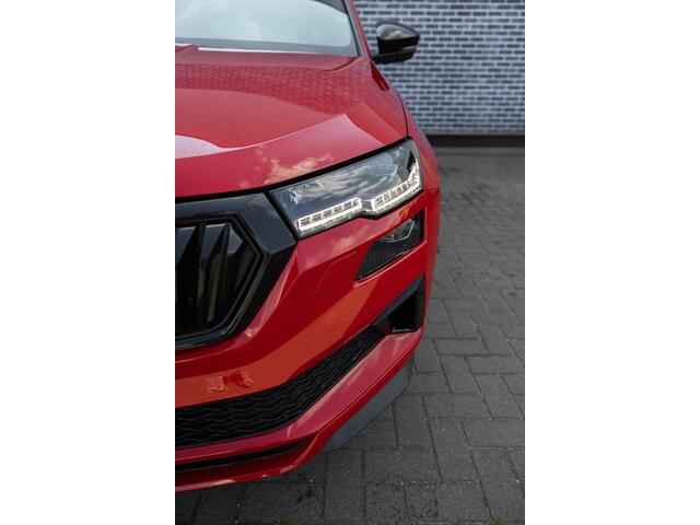 Skoda Karoq 1.5 TSI ACT Business Edition Plus | Virtual Cockpit | Adaptive Cruise Control | Navigatie | Climate Control | Achteruitrijcamera | Sportstoelen | Parkeersensoren | Stoelverwarming | Keyless |