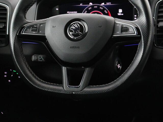 Skoda Karoq 1.5 TSI Sportline | Panoramadak | Stoelverwarming | Adaptive cruise | Camera | Sportstoelen | Virtual Cockpit | Navigatie | Sfeerverlichting | Full LED | 18'' | Keyless | Climate control
