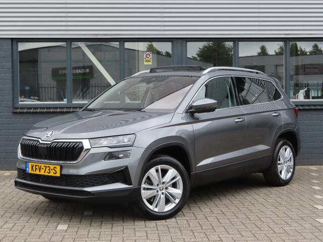 Skoda Karoq 1.5 TSI ACT Business Edition Plus DSG | trekhaak wegklapbaar | pano dak | voorruitverwarming | camera | adaptive cruise